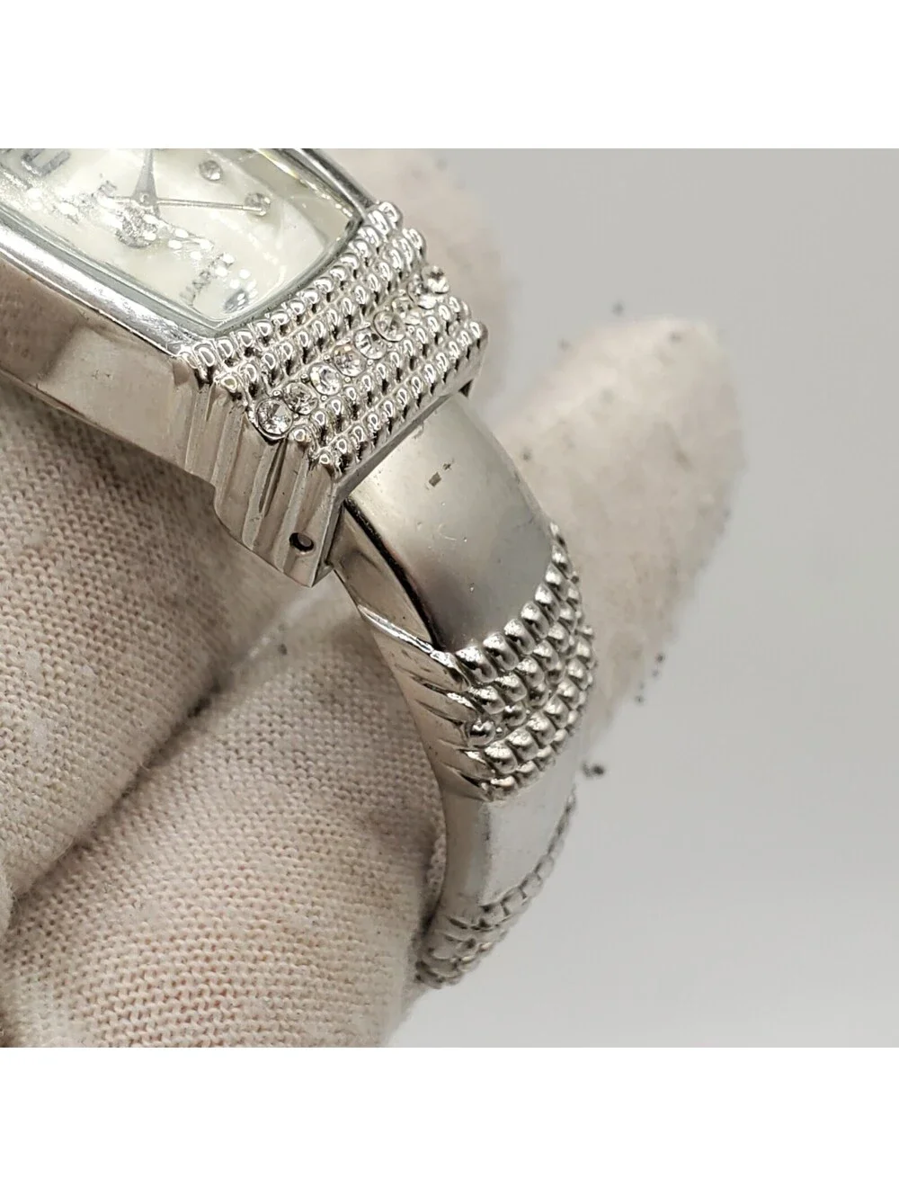 Vivani Quartz Womens Watch 19mm Silver Tone Cuff Band New Battery